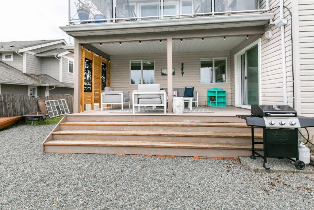Lovely 2 Bedroom Suite Steps From The Beach 維多利亞 外观 照片